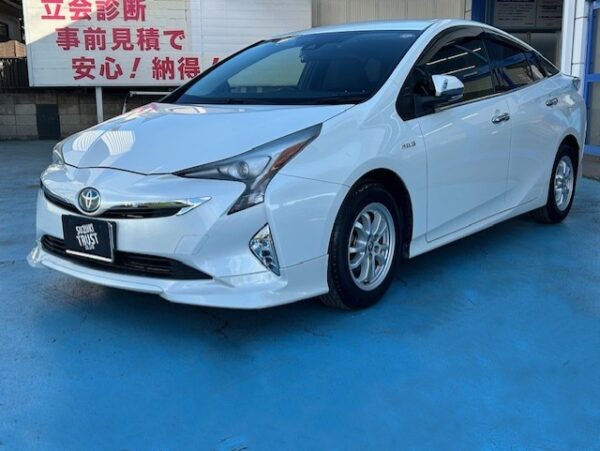 トヨタ　プリウス